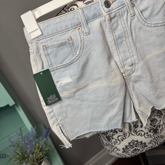 Wild Fable Super High Rise Cut Off Short Two Tone Light Wash Size 4 NWT Boho - Picture 6 of 12